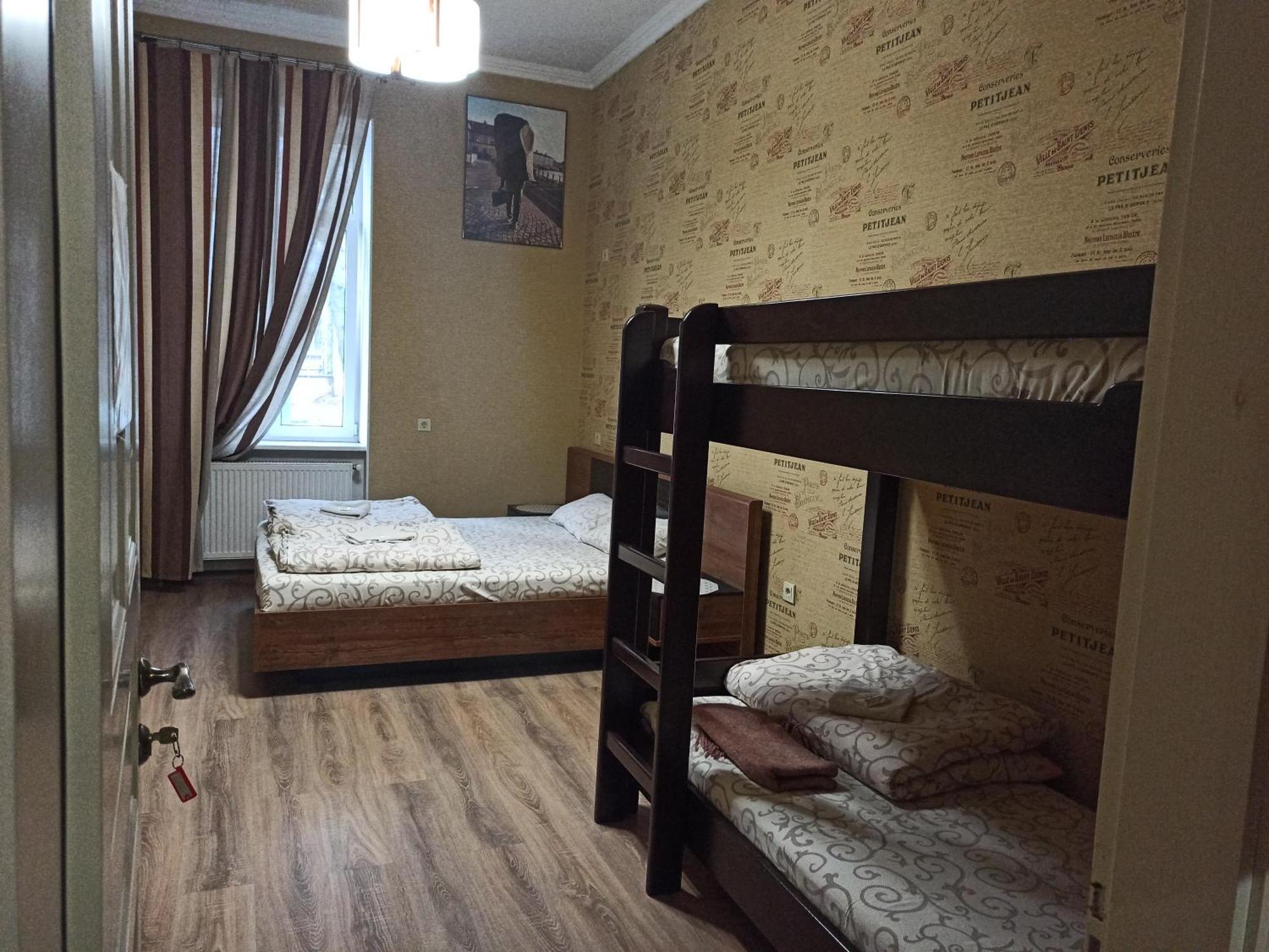 Hostel Q ,15 Хв До Жд Вокзалу Lwów Zewnętrze zdjęcie